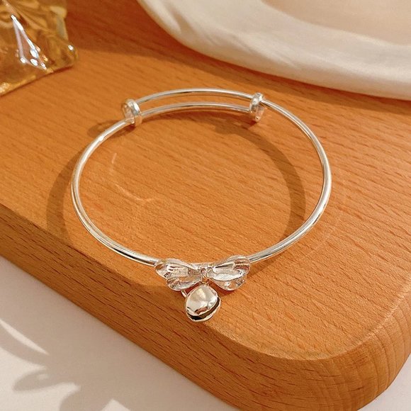 Silver Plated Heart Shape Bracelet - Picture 2 of 5